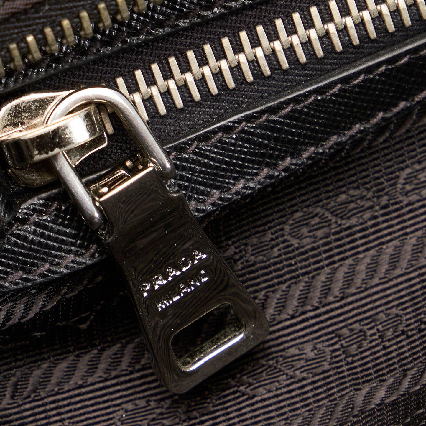 Tessuto Camouflage Dragon Satchel