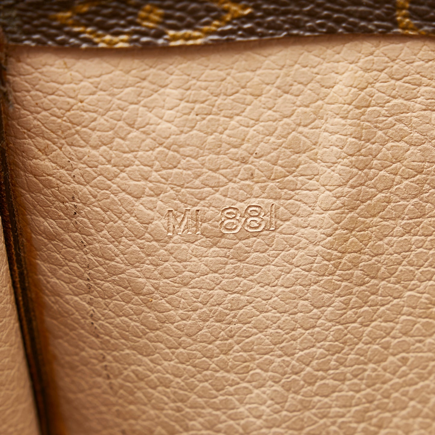 Monogram Sac Plat