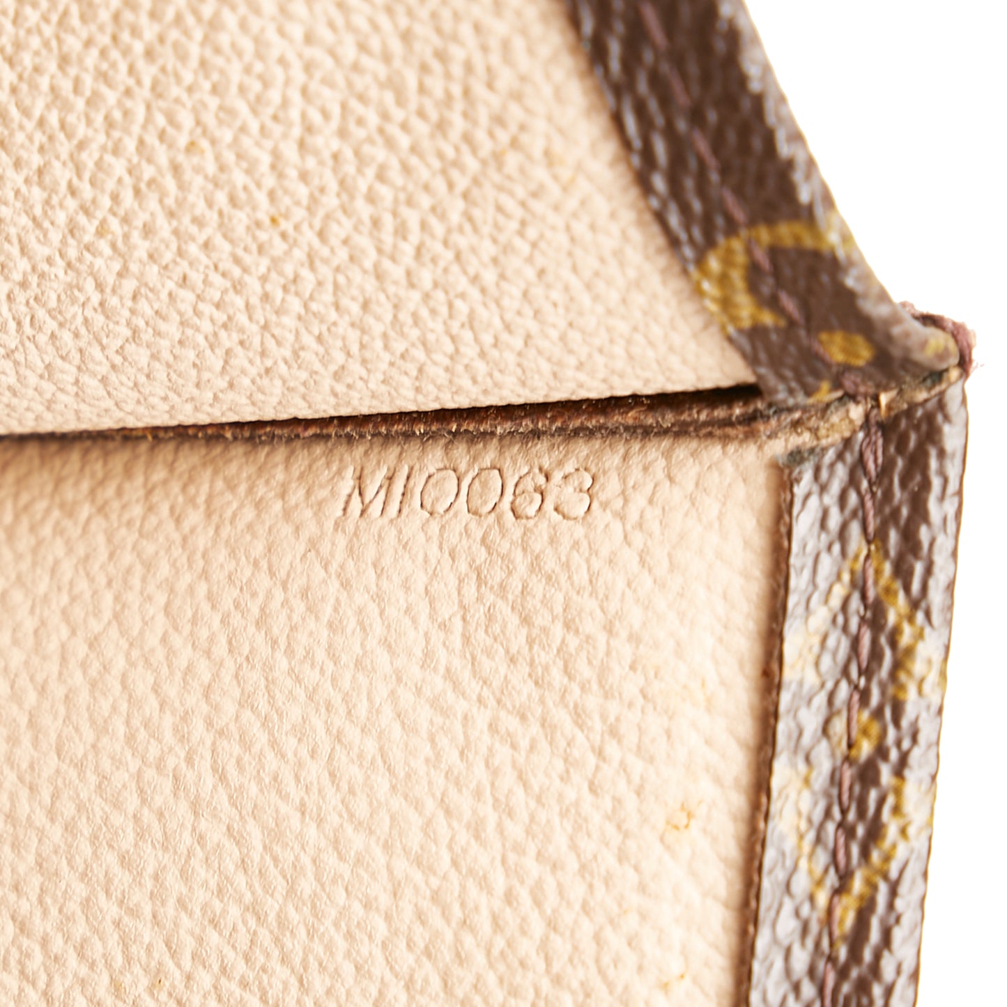 Monogram Sac Plat