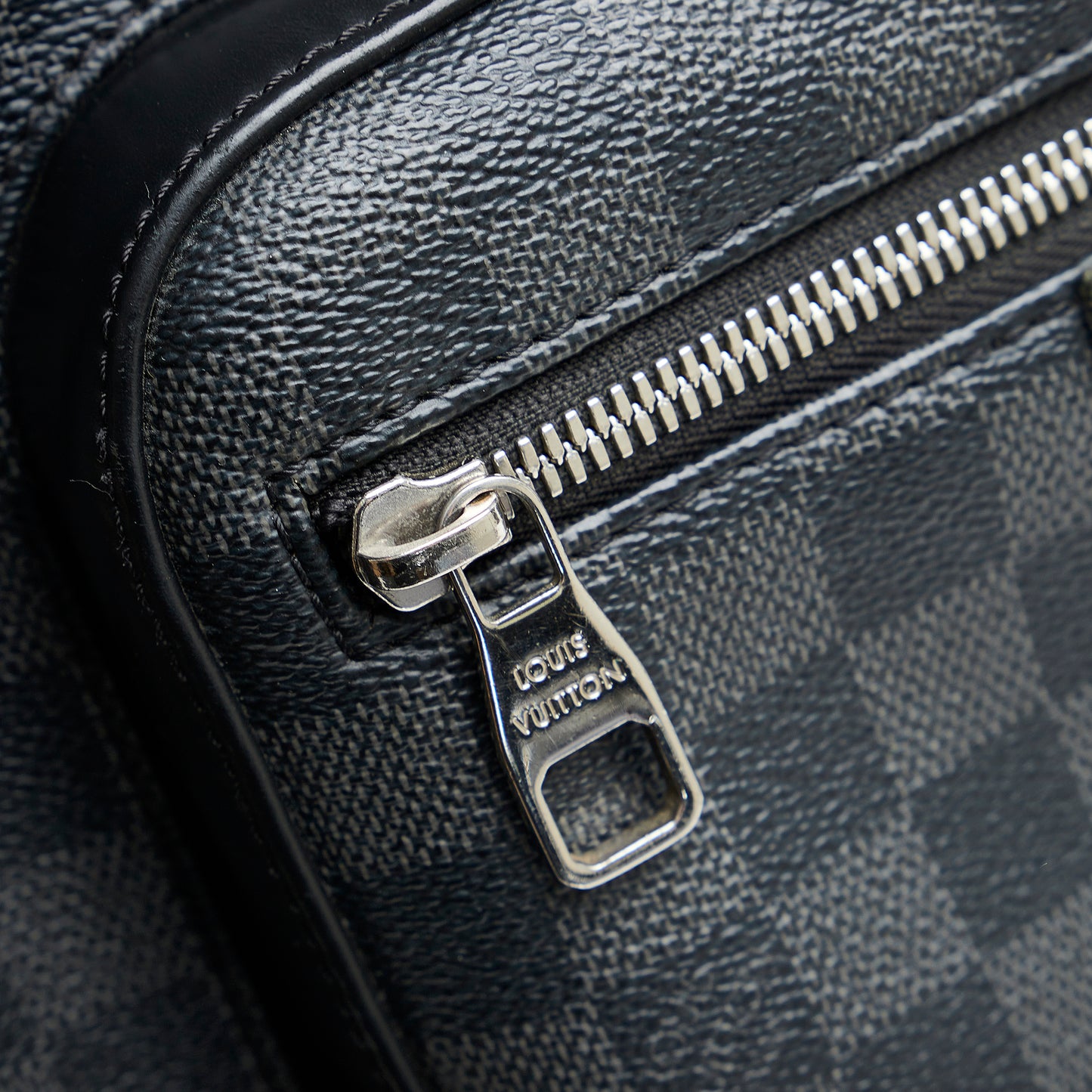 Damier Graphite Josh