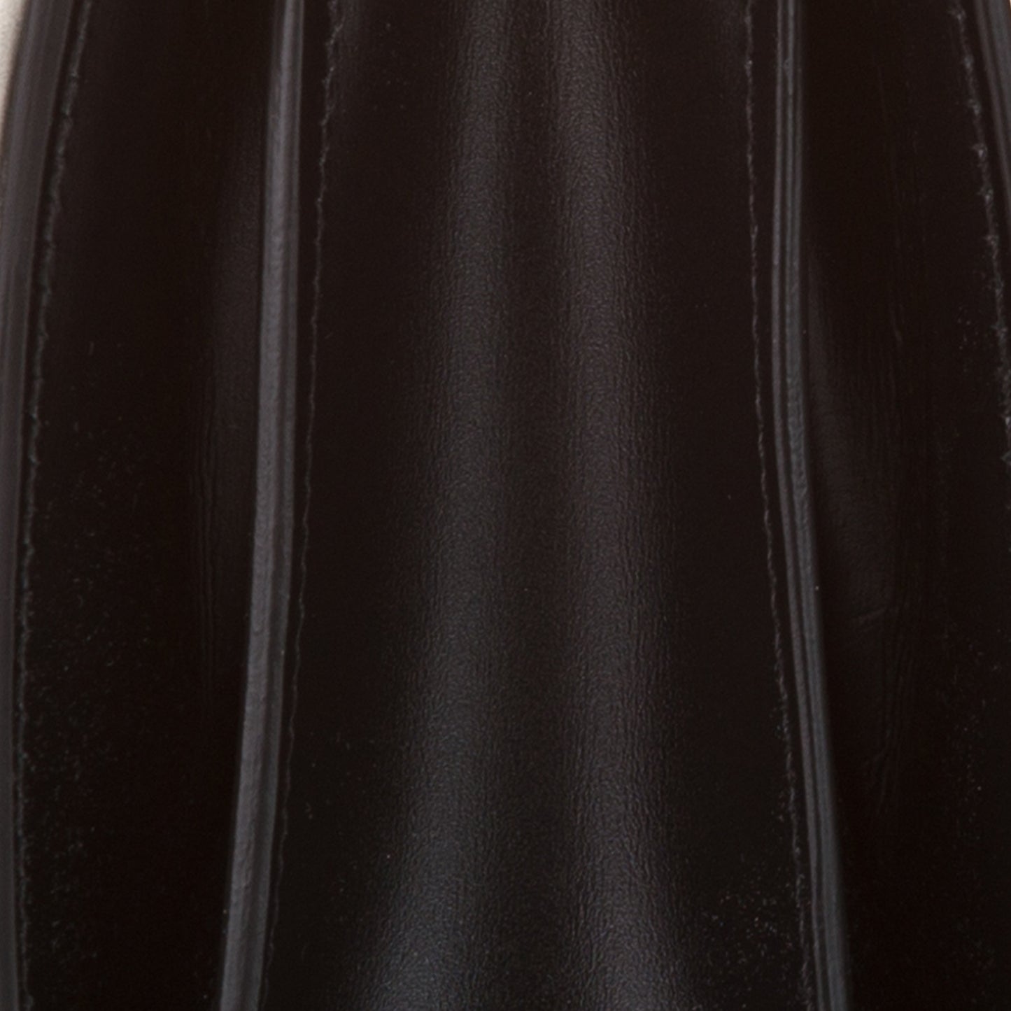 Classic Box Small Leather Crossbody Bag