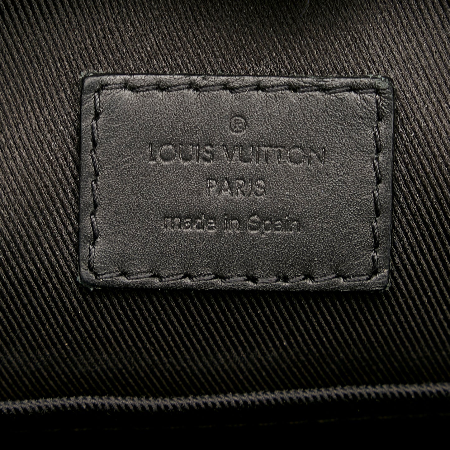 Damier Infini Discovery Messenger