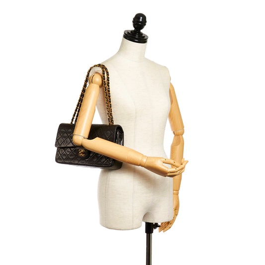 Medium Classic Lambskin Double Flap