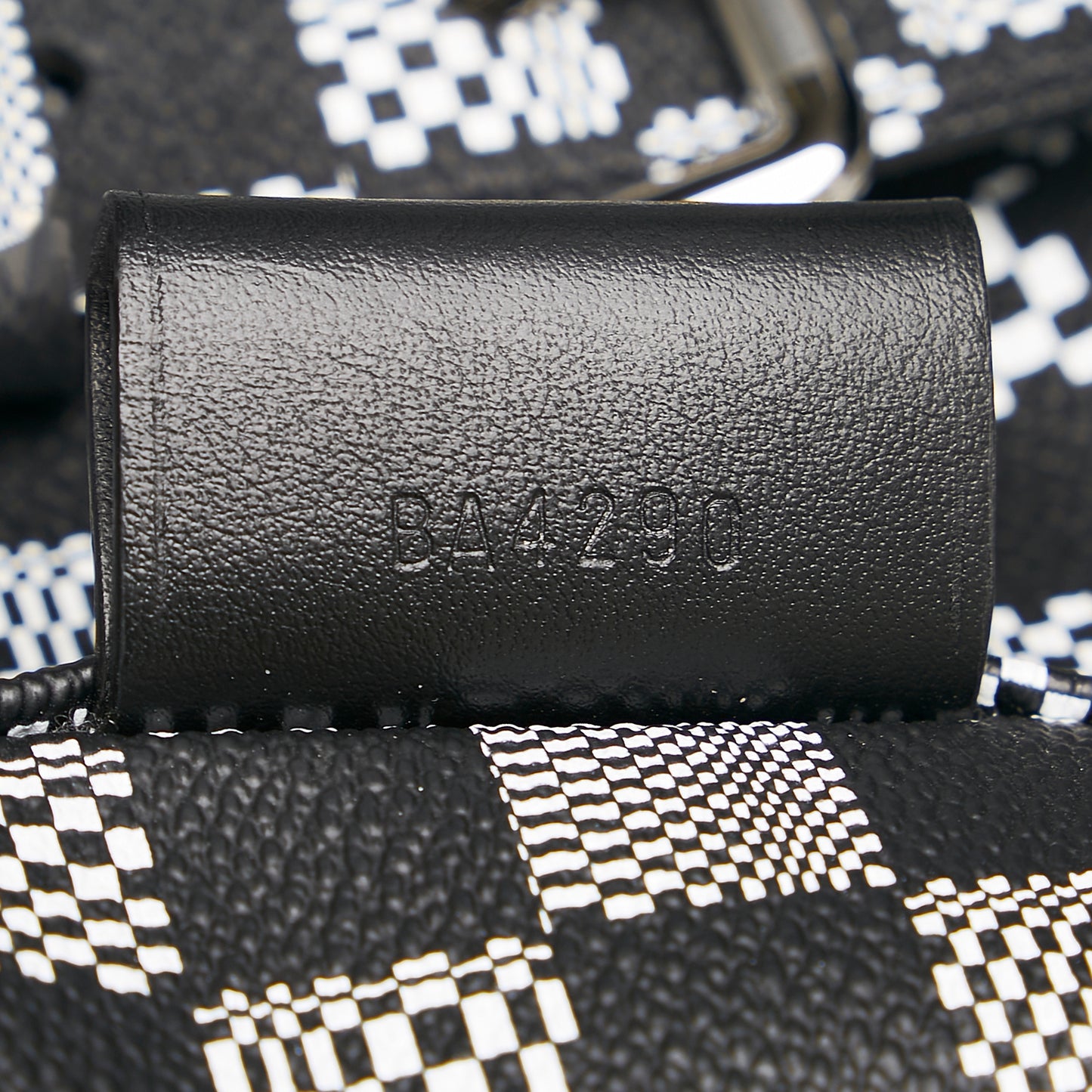 Distorted Damier Christopher