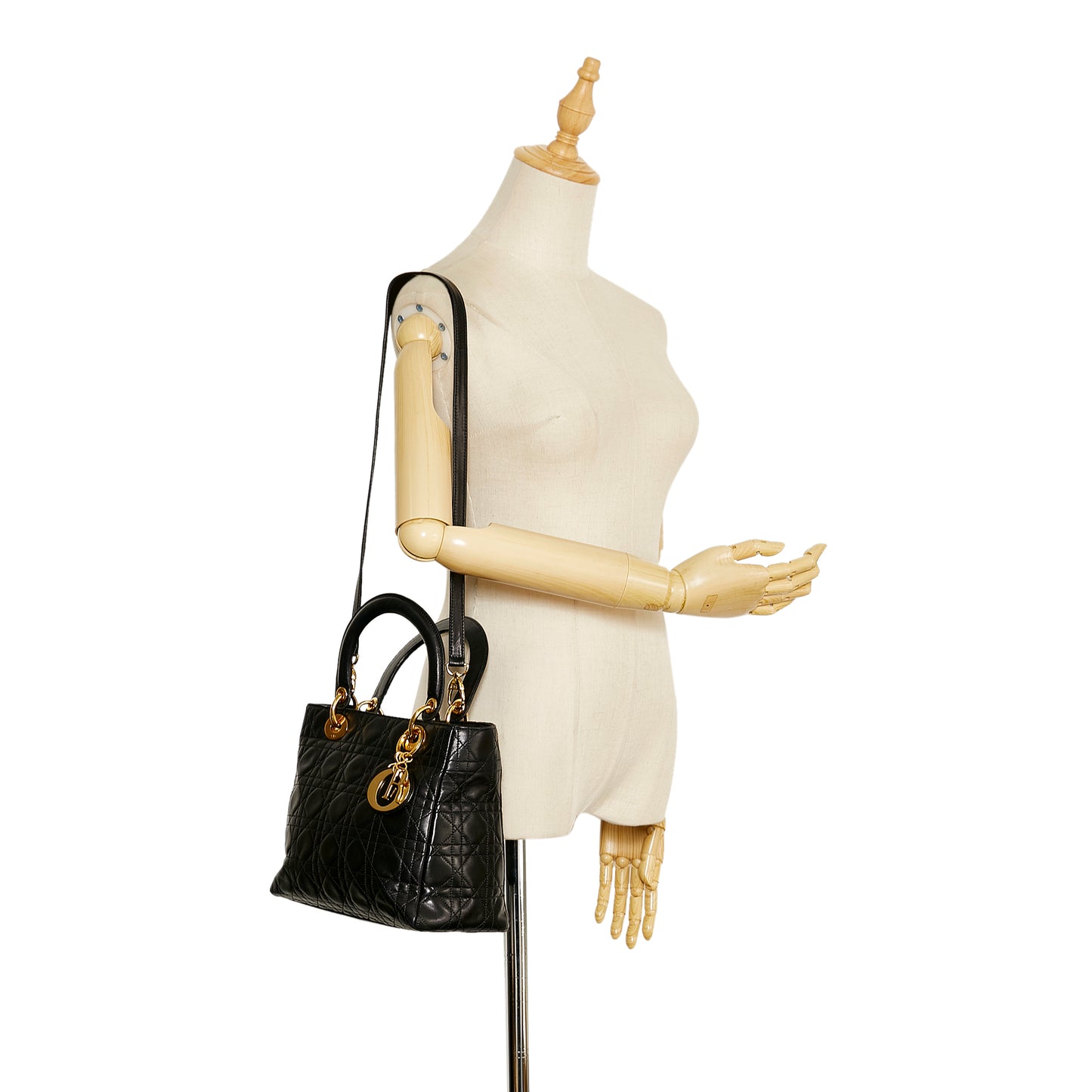 Medium Cannage Lady Dior