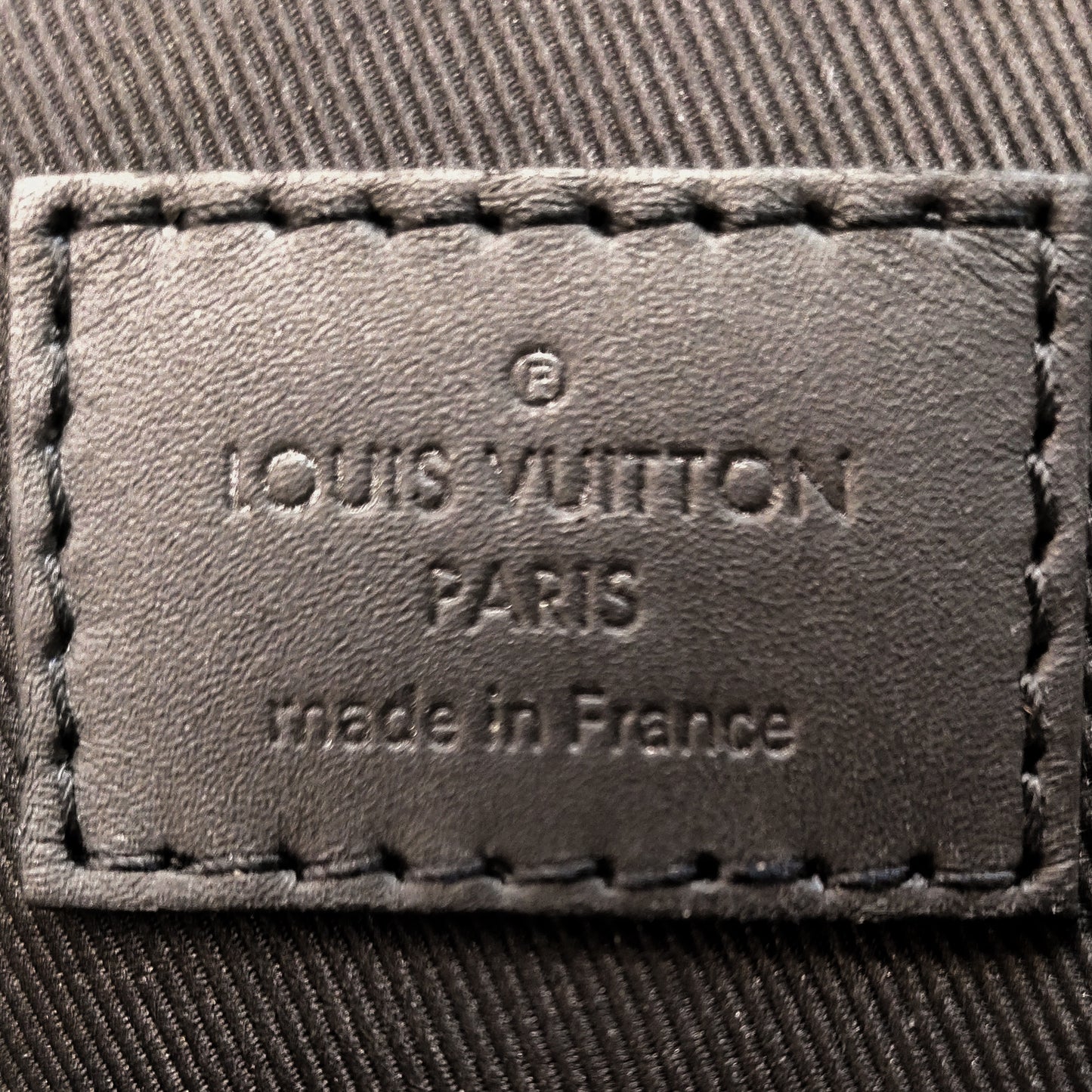 Damier Infini Avenue Sling