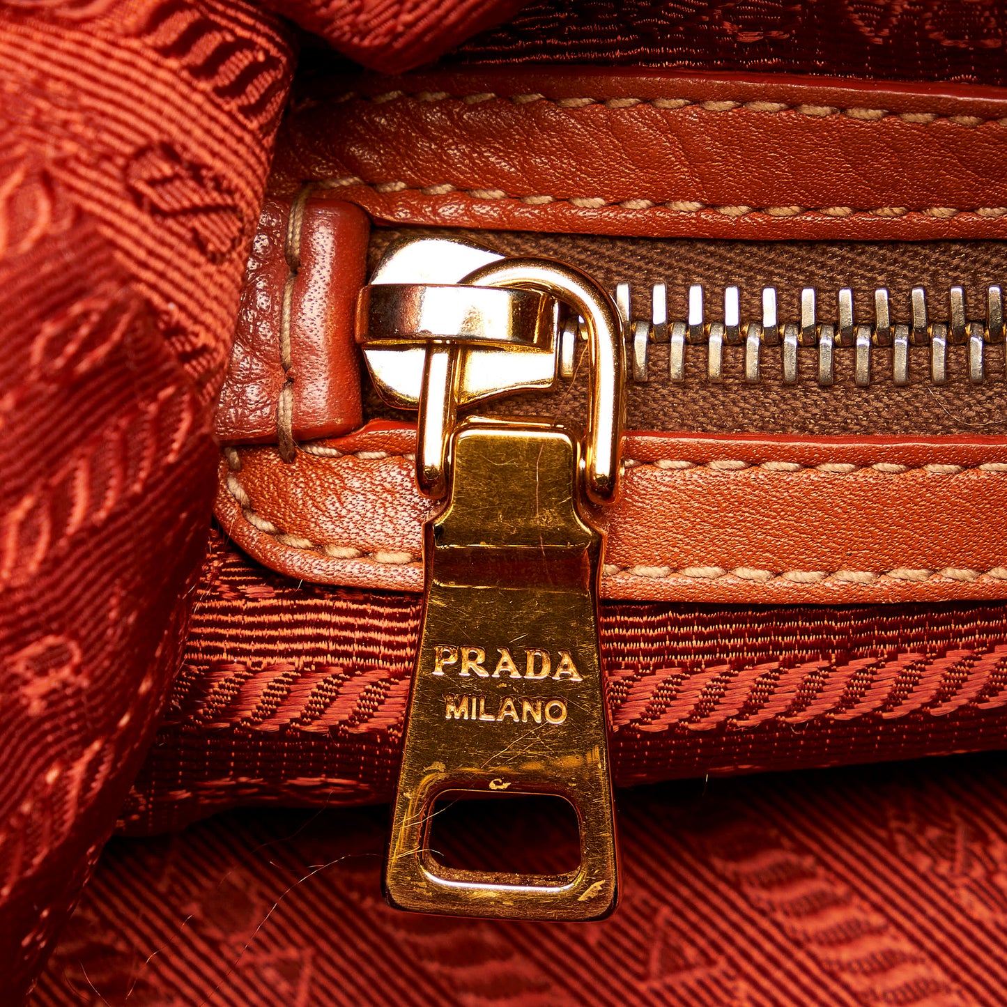 Vitello Daino Shoulder Bag