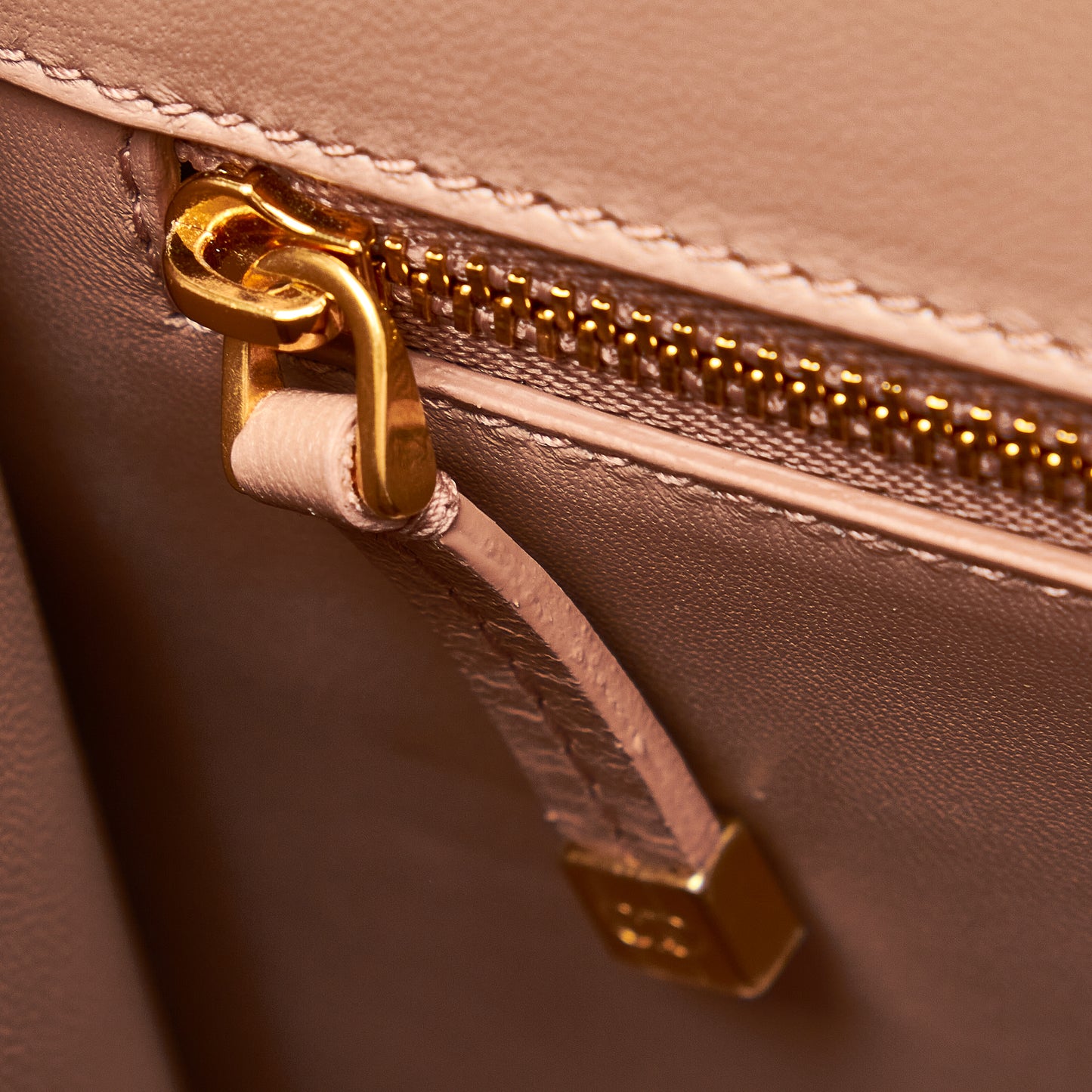 30 Montaigne Flap Bag