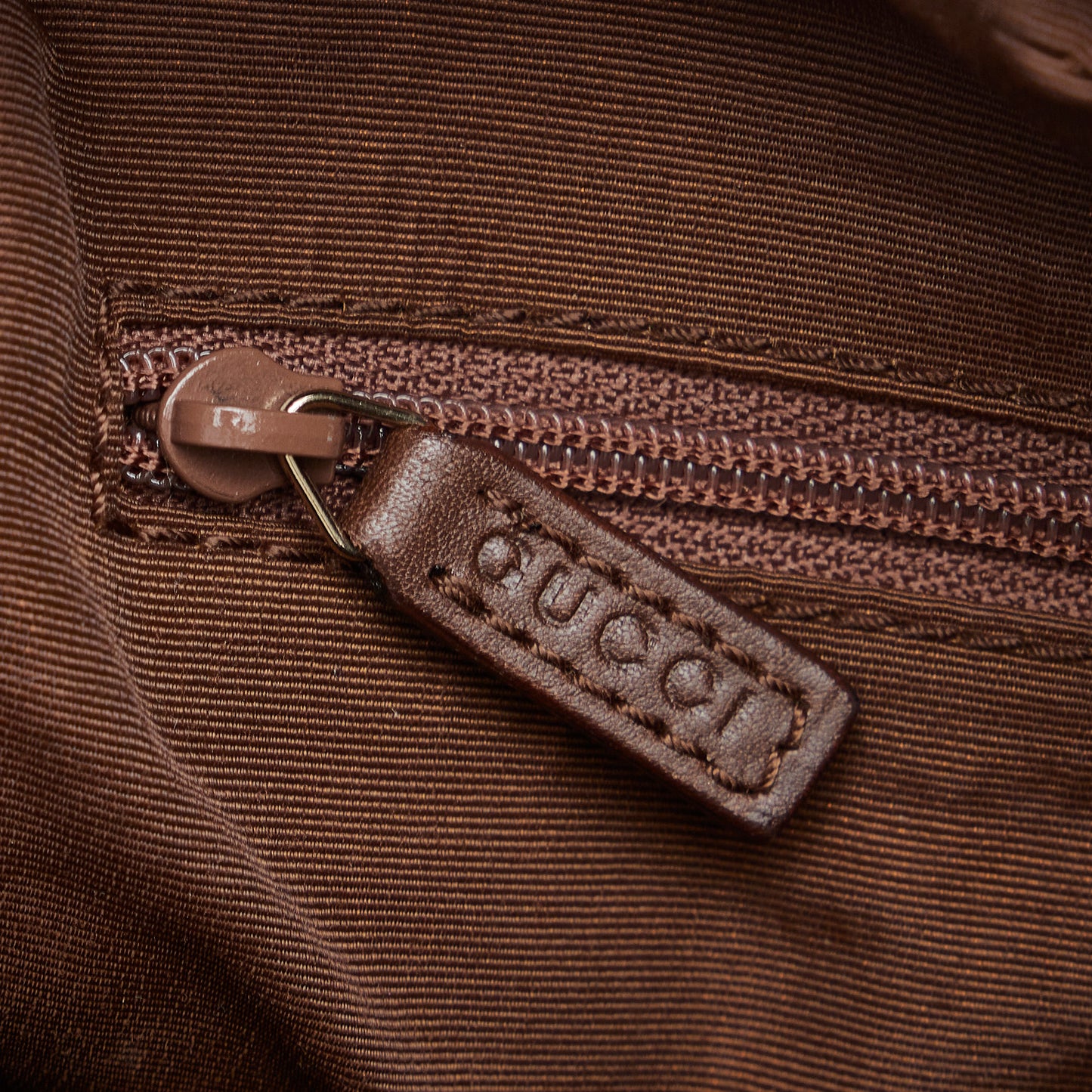 GG Canvas Shoulder Bag