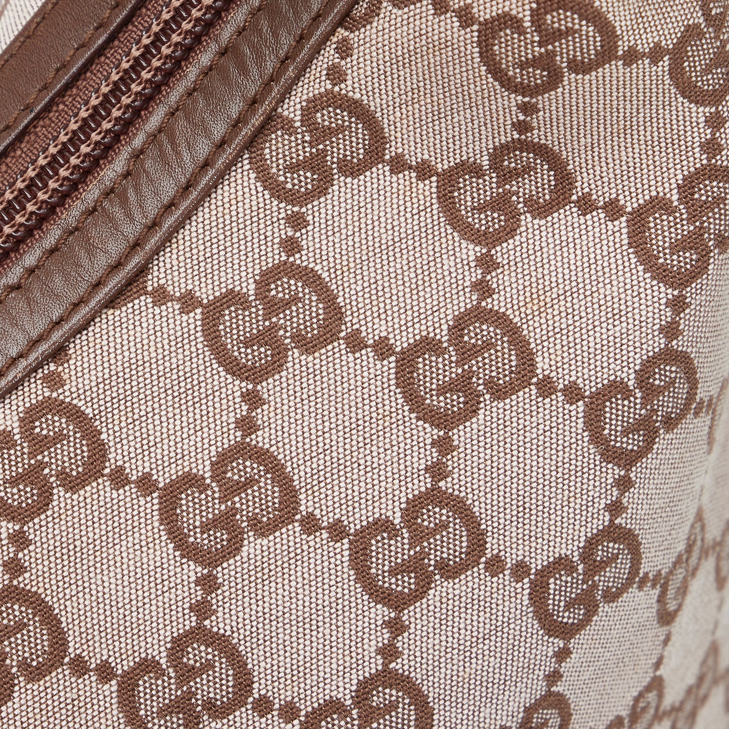 GG Canvas Shoulder Bag